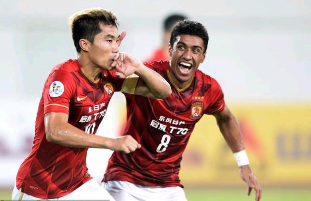 足球报：将有超三千名申花球迷远征天津，吴曦直言要做好自己（足球报：逾三千申花球迷远征天津，吴曦称关键是把自己做好）