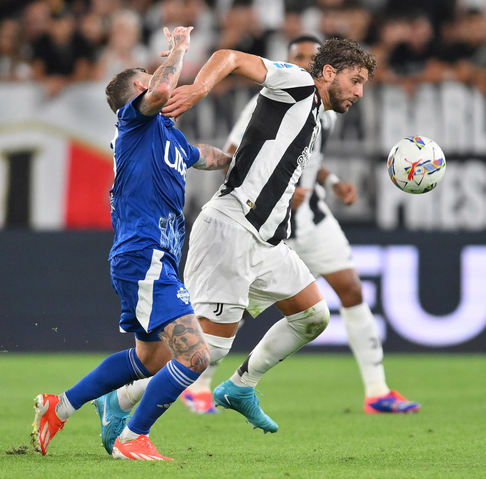 西甲半场：福特进球后伤退，巴利乌逃点，埃尔切1-0巴列卡诺（西甲半场战况：福特先拔头筹后伤退，巴利乌逃过点球，埃尔切暂1-0领先巴列卡诺）