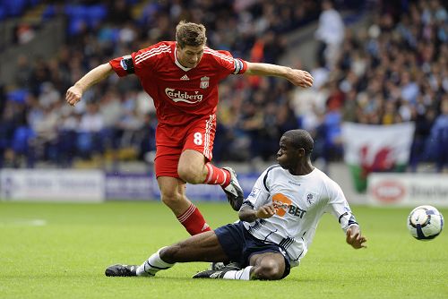 热议中超保级：赛程为人情世故提供便利；亚泰想搞肯定冲回来（中超保级引热议：赛程疑为人情铺路，亚泰若想一定能冲回）